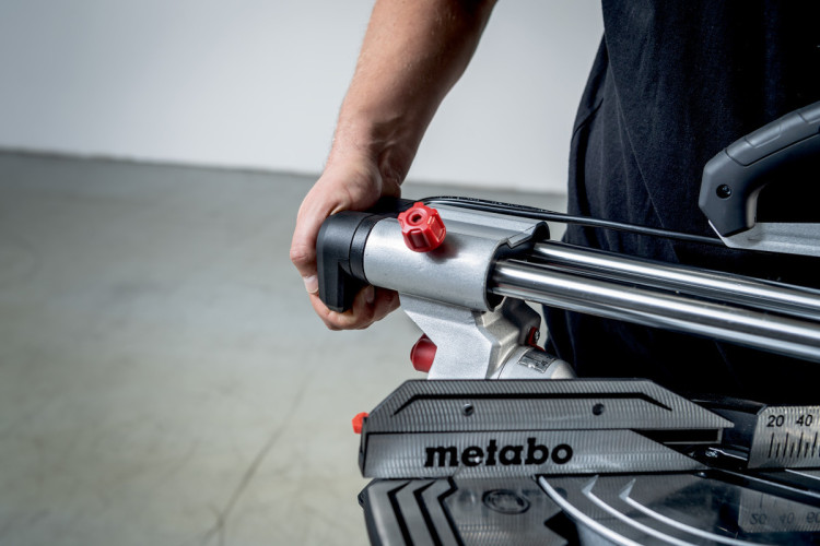 Пила торцювальна Metabo KGS 216 M New 613216000